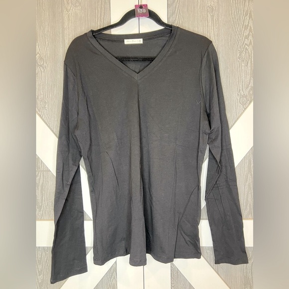139. NEW Active Basic Black V-Neck Long Sleeve Tee 2XL - Picture 1 of 5